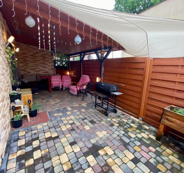 d85e98eb-3f8e-4a9d-9d4c-aa1227ad8118